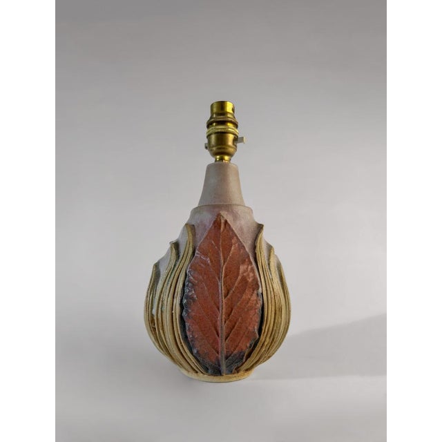 Gray Brutalist Ceramic Pottery Table Lamp by Bernard Rooke, 1960s For Sale - Image 8 of 10