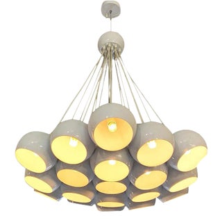 Mid-Century Modern Italian White 19 Lights Chandelier with Cluster Structure, 1970s For Sale