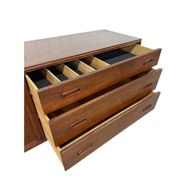 Wood Mid-Century Modern Jack Cartwright for Founders Walnut Sideboard For Sale - Image 7 of 9