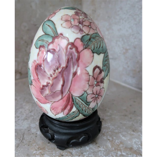 Vintage Toyo Porcelain Egg With Stand Designed for the T. Eaton Company Asian Art For Sale - Image 4 of 4