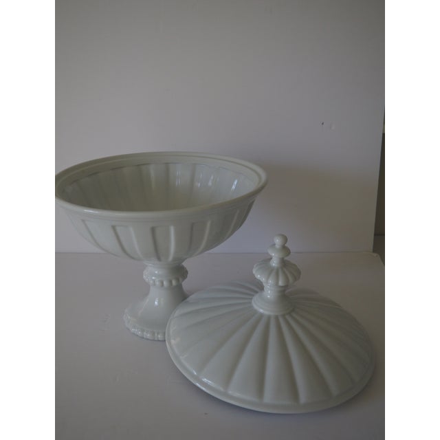 Large Global Views Palladian Fluted Urn from their Williamsburg Collection. Trend meets tradition in this neo-classical...