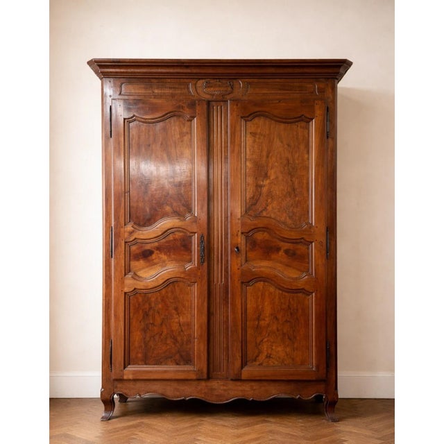 Louis XV Wardrobe in Walnut For Sale - Image 12 of 12