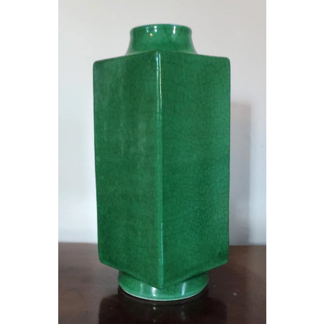 Chinese 19th Century Chinese Monochrome Green Crackle Glaze Cong Shaped Vase For Sale - Image 3 of 11