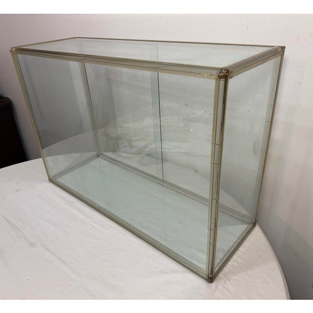 Quality Large Vintage Counter Top Glass Lucite Rectangular Display Show Case Box For Sale - Image 4 of 15