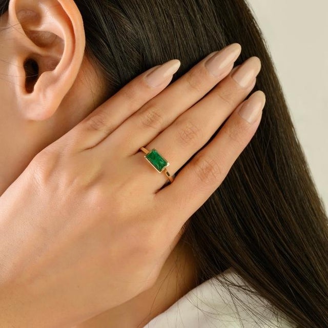 Contemporary Early 21st Century 8x4 Mm Deep Green Emerald Ring in 14k Gold Size 5.5 For Sale - Image 3 of 15