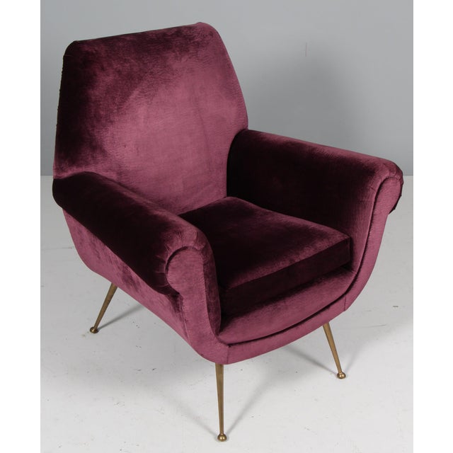 Mid-Century Modern Italian Velvet Armchair by Gigi Radice for Minotti, 1950s For Sale - Image 6 of 8