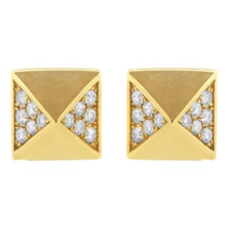 14K Yellow Gold 1/4 Cttw Diamond Pyramid Stud Earrings, A Pair For Sale