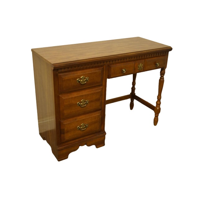 Bassett Furniture Virginia Colony Collection Maple 42" Student Writing