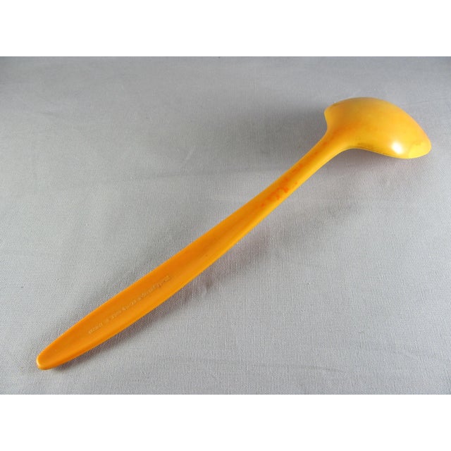 Mid 20th Century Mid-Century Machi Orange & Yellow Swirl Citrine Melamine Melmac Utensils - Set of 5 For Sale - Image 5 of 13