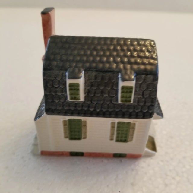 Ceramic Royal Goedewaagen Delft Holland George Wythe House & Kings Arms Barbershop Williamsburg For Sale - Image 7 of 9