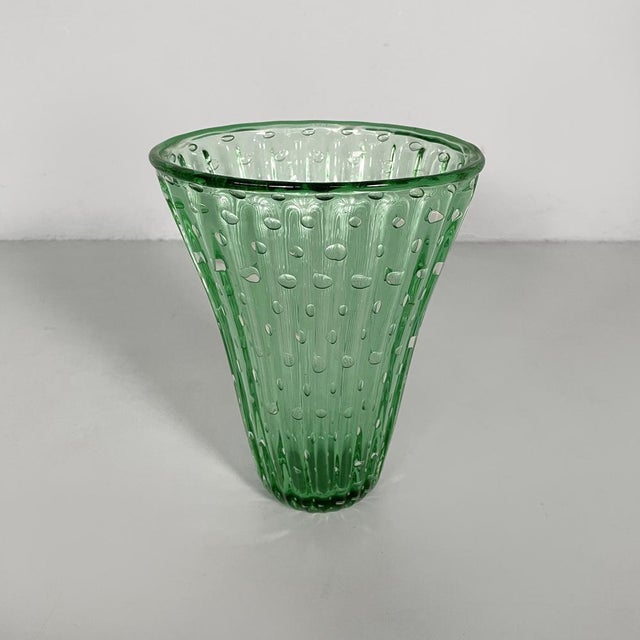 Italian mid-century modern oval vase in green glass, 1980s Oval vase in green bubble glass. 1980s Good condition....
