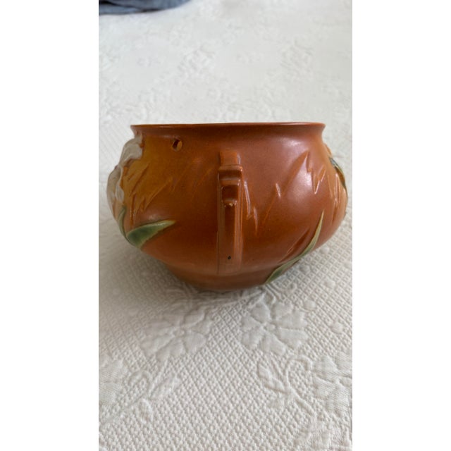 Roseville Pottery 1939 Roseville Pottery Hanging Basket Planter in Iris Pattern 647-5" For Sale - Image 4 of 7