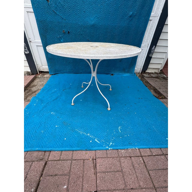 White Vintage Mid Century Wrought Iron and Mesh Patio Set of 5 For Sale - Image 8 of 12