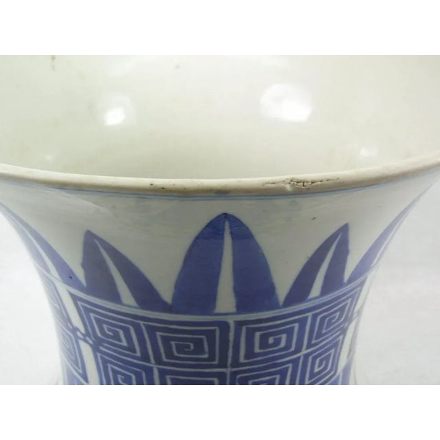 19th Century Antique Chinese Blue and White Brush Pot For Sale In New York - Image 6 of 11