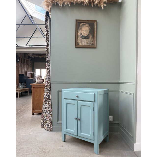 Small parisian sideboard dating from the 1940s. With its compact dimensions and attractive blue-gray color, this small...