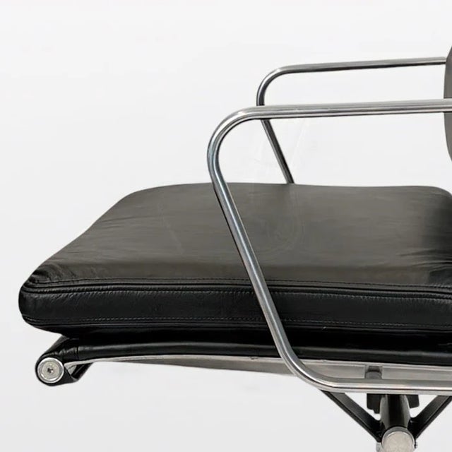 Pair of Eames Aluminum Group Soft Pad Management Chairs by Herman Miller - Black Leather For Sale - Image 6 of 10