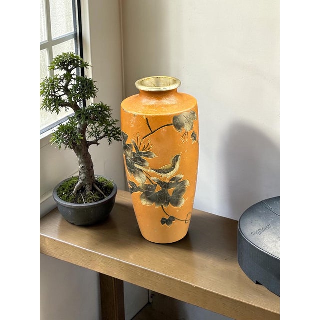 Early 20th Century Japanese Hand Painted Persimmon Vase – Bird & Foliage Motif, Gold & Black Enamel, Meiji–Taishō Era For Sale - Image 9 of 9