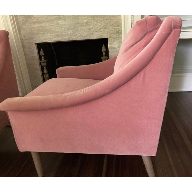 Pair of Vintage Bassett Soft Pink Velvet Club Chairs For Sale In Columbia, SC - Image 6 of 15