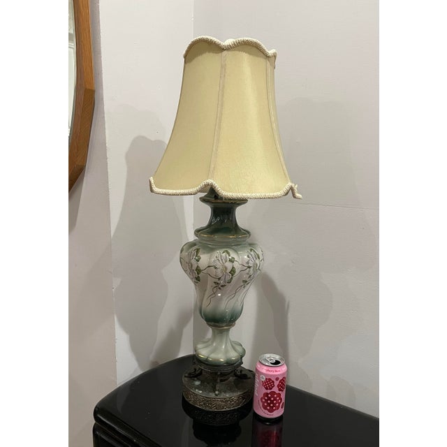 Art Nouveau 1930s Art Nouveau Hand-Painted Green Ceramic Table Lamp With Cast Metal Base For Sale - Image 3 of 12
