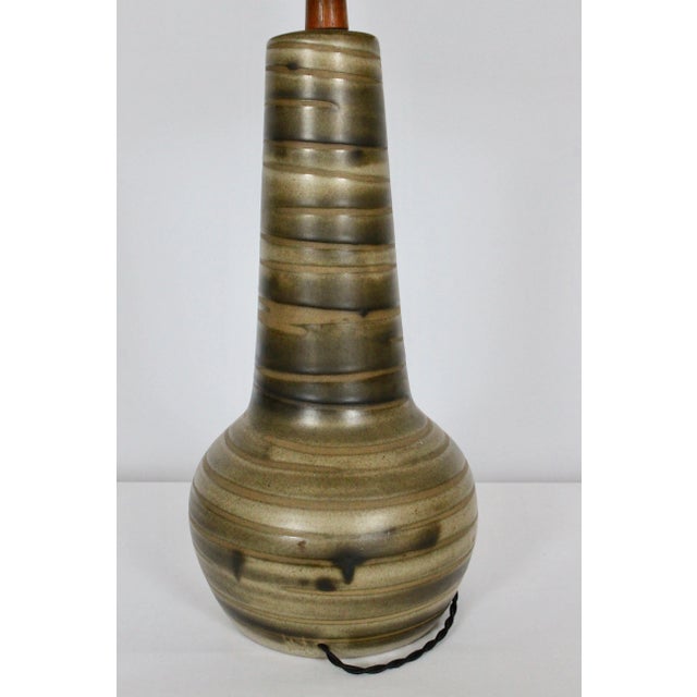Wood 1950s Gordon Martz for Marshall Studios Brushed Olive Green Pottery Table Lamp For Sale - Image 7 of 12