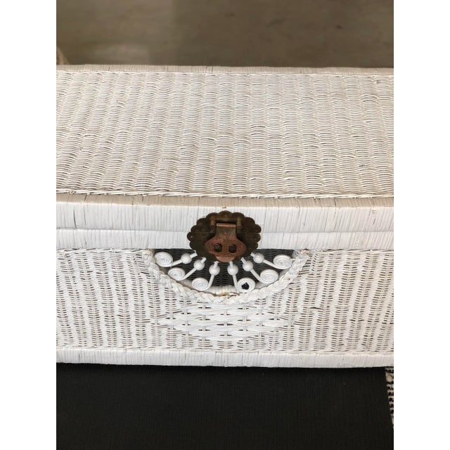 White Vintage Wicker Blanket Chest With Brass Chinoiserie Hardware, 20th Century For Sale - Image 8 of 12