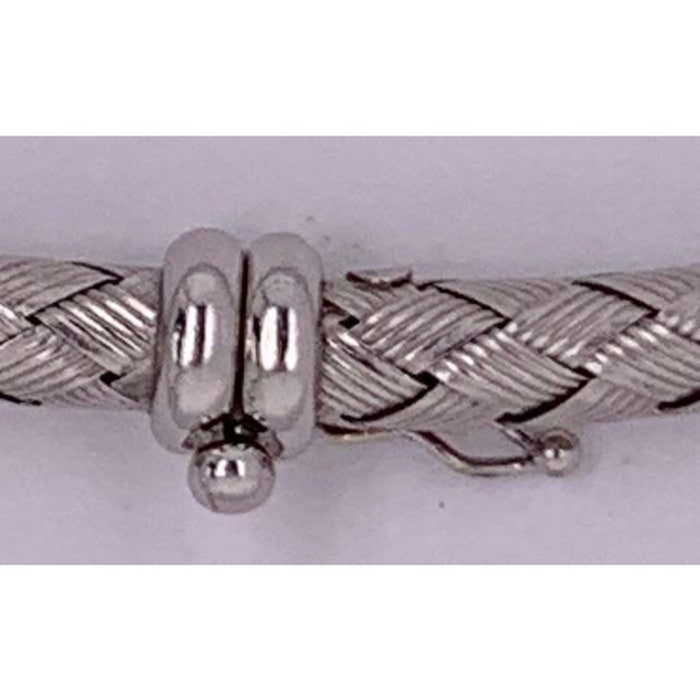 18 Karat White Gold Necklace With 1.00 Carat 8.4 Grams For Sale - Image 9 of 11