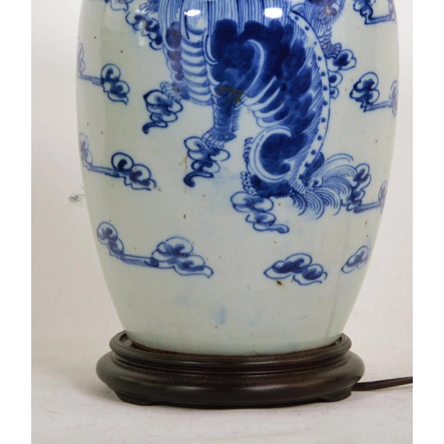 Late 19th Century Chinese Blue and White Porcelain Vase Table Lamp at the End of the 19th Century For Sale - Image 5 of 6