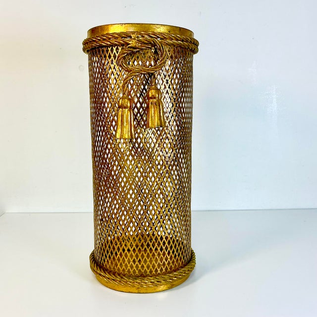Hollywood Regency 1950s Vintage Li Puma Italian Hollywood Regency Rope & Tassel Metal Mesh Umbrella Stand, Florence For Sale - Image 3 of 13