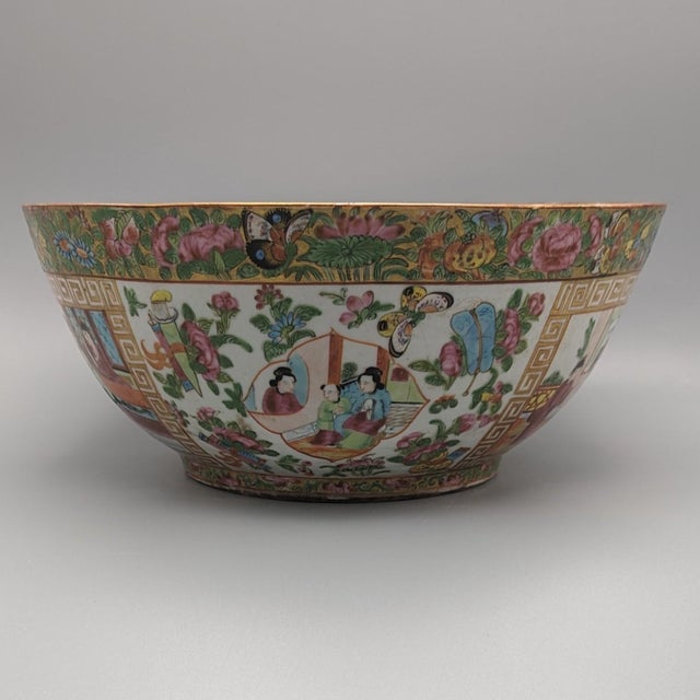 Chinese Export Famille Rose Mandarin Bowl, Circa 1875 For Sale - Image 4 of 6