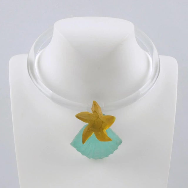 Kaso Rigid Lucite Choker Necklace Green Yellow Shell and Starfish For Sale - Image 4 of 9