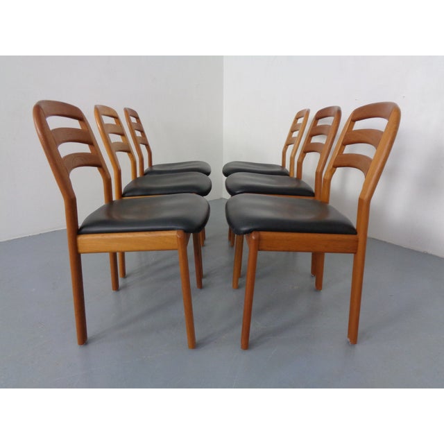 Danish Teak and Leather Chairs from Dyrlund, Denmark, 1970s, Set of 6 For Sale - Image 3 of 18