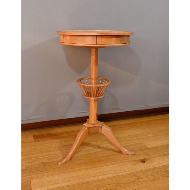 This blond cherry wood knitting table is an ingenious and elegant piece of furniture, perfect for lovers of old and...