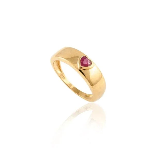 Modern 18k Solid Gold Natural Heart Cut Ruby Signet Ring Size 7 Gift for Her For Sale - Image 3 of 14