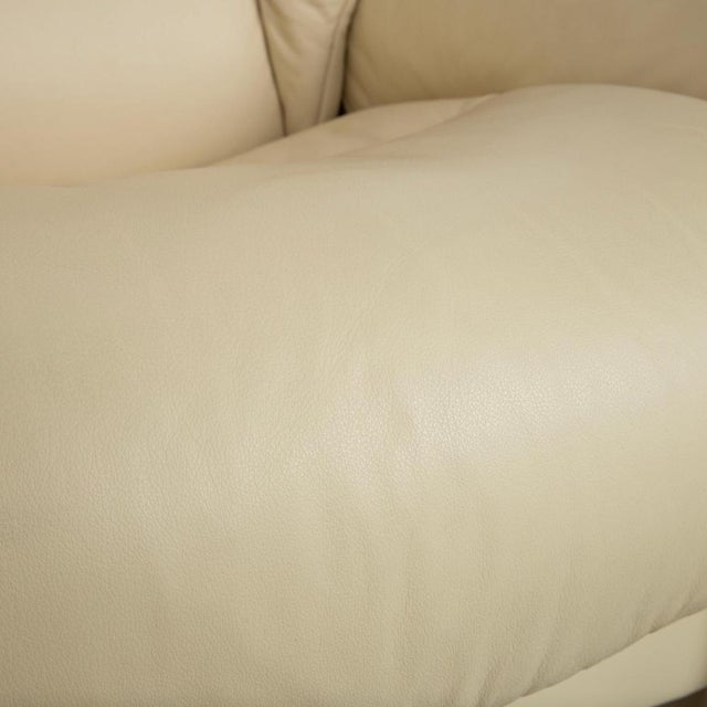 Cream Eldorado Recliner in Cream Leather from Stressless For Sale - Image 8 of 17