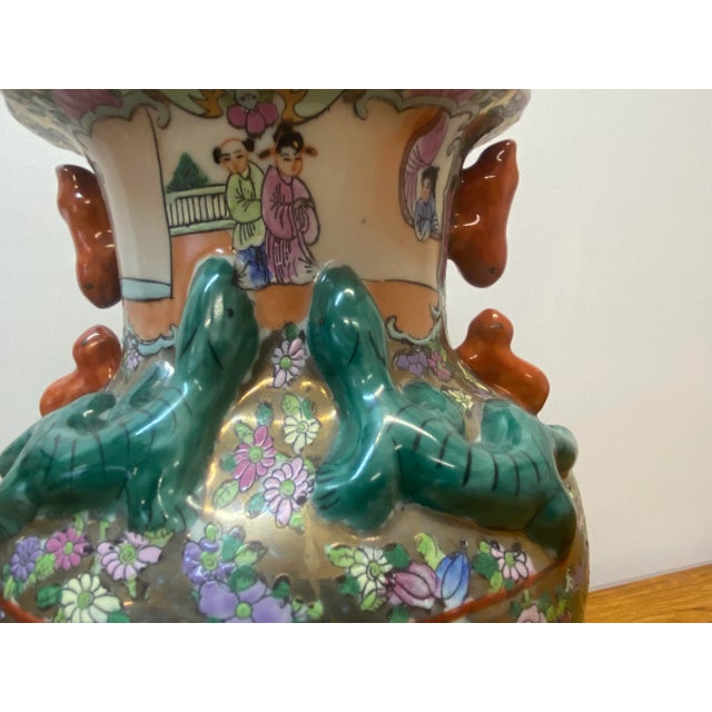 Early 20th Century Chinese Porcelain Vases - a Pair For Sale - Image 4 of 13