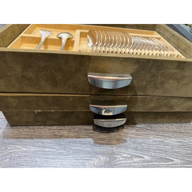 Silver-Plated Malmaison Flatware Set from Christofle, 2010, Set of 85 For Sale - Image 6 of 7