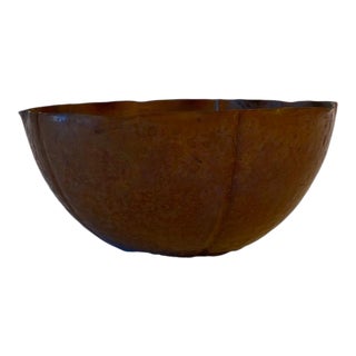 1945 Arts & Crafts Style Armenac Hairenian Copper Hammered Scalloped Bowl For Sale
