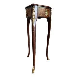 Mid 20th Century Fabergé Heirloom Furniture Collection Heart-Shaped Vitrine/Display Accent Table For Sale