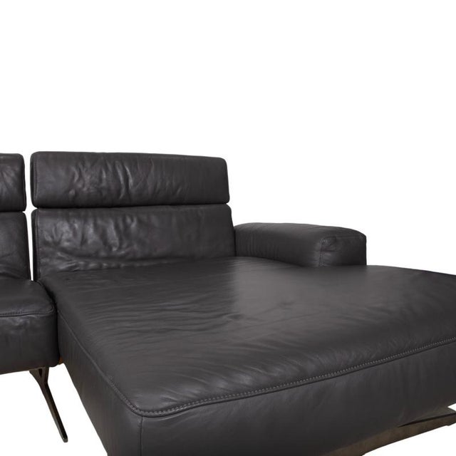Monroe Leather Corner Sofa in Grey Anthracite and Wood Brown with Right Chaise Lounge and Manual Function from Koinor For Sale - Image 9 of 18