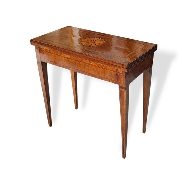 Antique Game Table in Walnut, 1700s, in Flawless conditions. Designed before 1890
