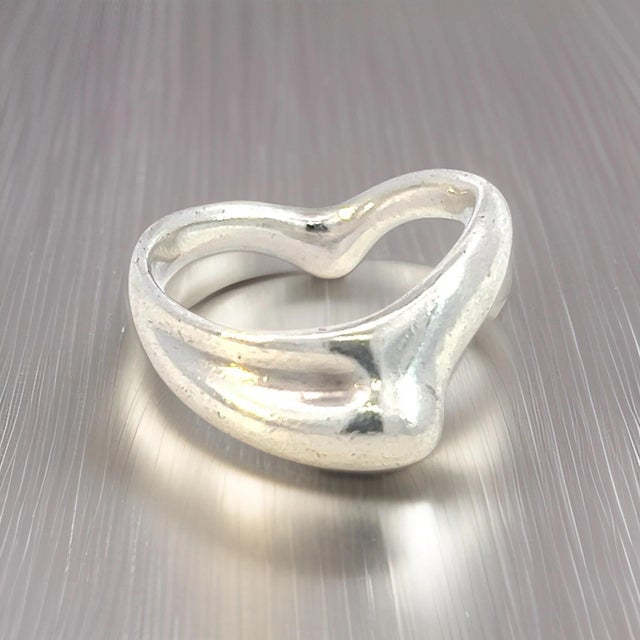 1990s Tiffany & Co Estate Wave Ring By Elsa Peretti Size 6 Sterling Silver, Size 6 For Sale In New York - Image 6 of 8