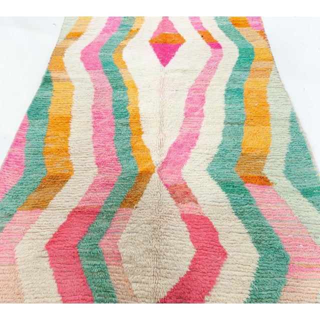 White Geometric Modern Tribal Waves Soft White Rug "Blush Dune" by Doris Leslie Blau For Sale - Image 8 of 9