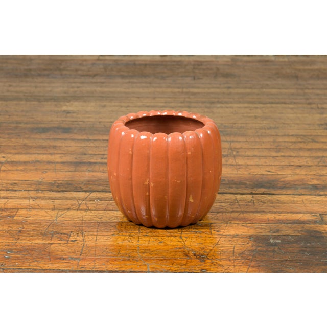 Japanese Early 20th Century Japanese Taishō Period Handmade Coral Colored Pumpkin Shaped Planter For Sale - Image 3 of 7