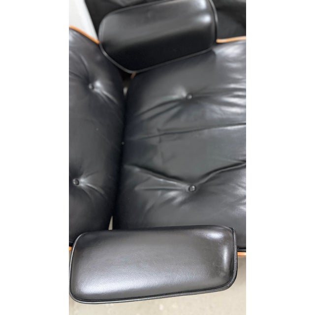 1980s Set of Lounge Chair & Ottoman by Charles & Ray Eames for Herman Miller & Vitra, Set of 2 For Sale - Image 5 of 18