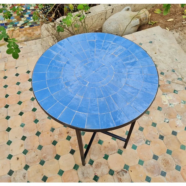 Hind' Decoritave White Round Table With Mosaic Artwork For Sale - Image 4 of 6