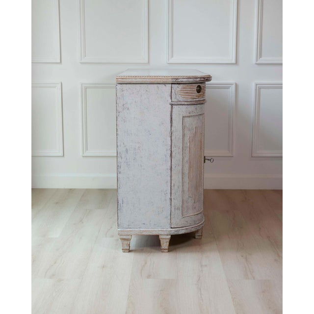 Swedish 19th Century Gustavian Style Four-Door Demi Lune Buffet, c. 1880 For Sale In Atlanta - Image 6 of 14
