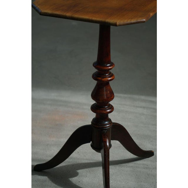 Mid-Century English Side Tables in Nutwood, 1940s, Set of 2 For Sale - Image 13 of 14