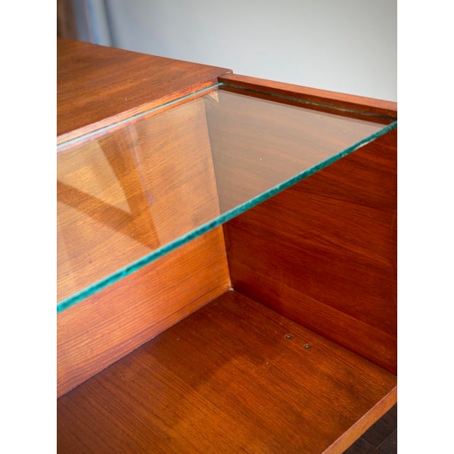 1960s Mid-Century Modern Teak Coffee Table With Beveled Glass — Record Cabinet, Turntable Stand, Media Console and Low Credenza For Sale - Image 11 of 12
