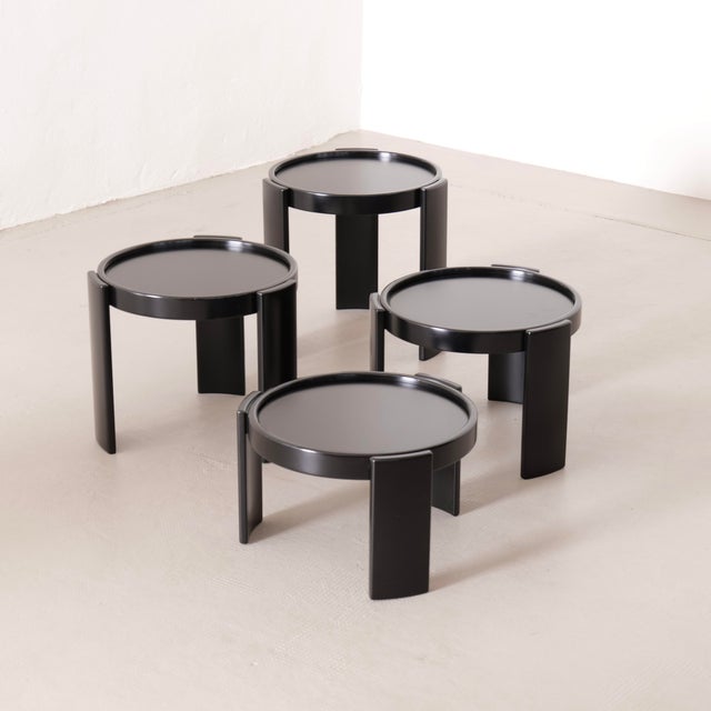 Contemporary Vintage 780 Nesting Tables by Gianfranco Fratti for Cassina, 1980s, Set of 4 For Sale - Image 3 of 10