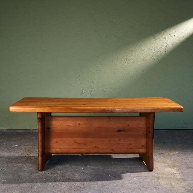 Mid-Century Modern Architectural Forme Libre Writing Desk in Pine by Charlotte Perriand, France For Sale - Image 3 of 13